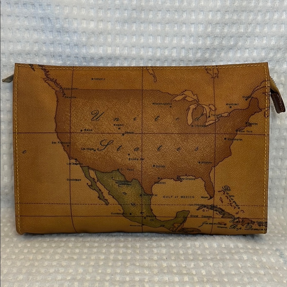 Prima Classe USA Map Print Clutch